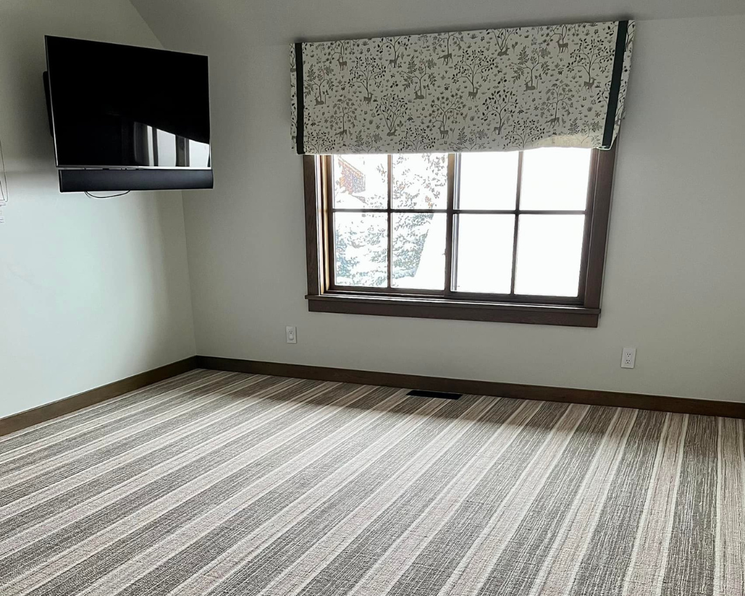 Carpet installation in bedroom